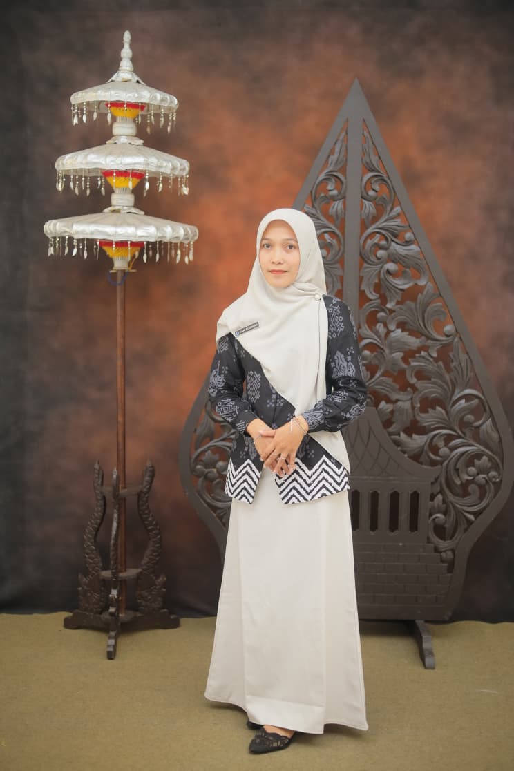 Nani Rusdiana, S.M